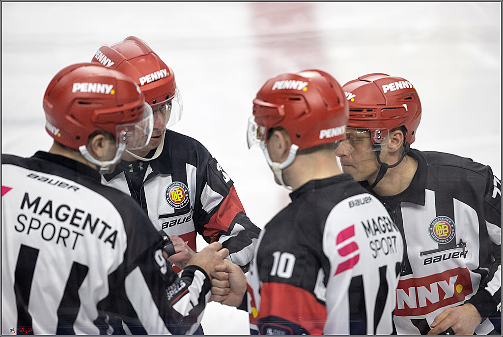 PENNY DEL;  Koelner Haie - Krefeld Pinguine; Koeln, 08.03.2022